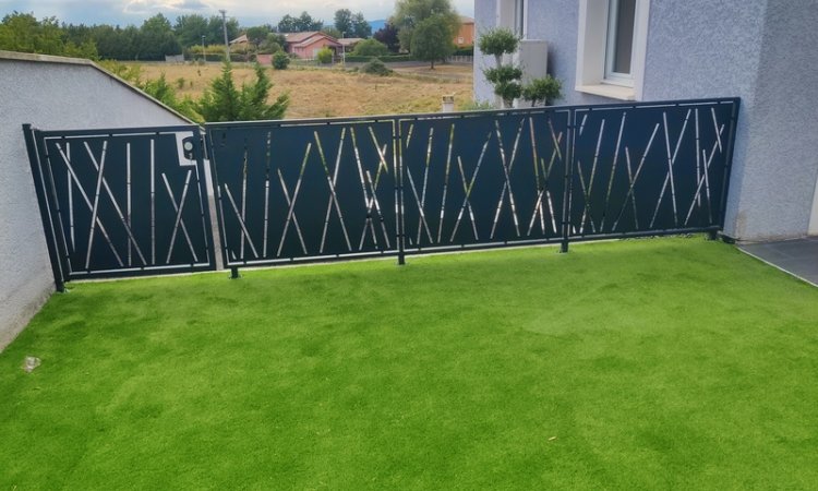 Garde-corps découpe laser à Saint-Quentin-Fallavier et sa région. PIRON MÉTALLERIE